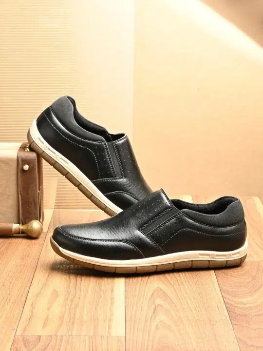 Men's Perforated Sneakers – Style 042