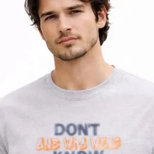 Men's Regular-Fit Typography-Print T-Shirt – Style 702