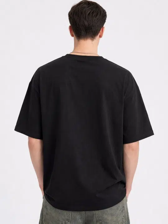 Men's Relaxed-Fit T-Shirt – Style 007