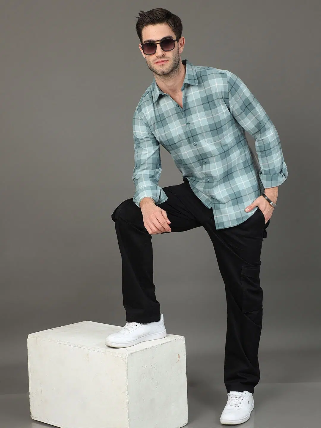 Men's Slim-Fit Tartan-Check Shirt – Style 052