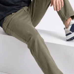 Men's Straight-Fit Jeans – Style 435