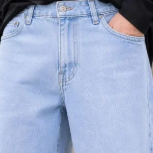 Men's Straight-Fit Mid-Rise Stretch Jeans – Style 696
