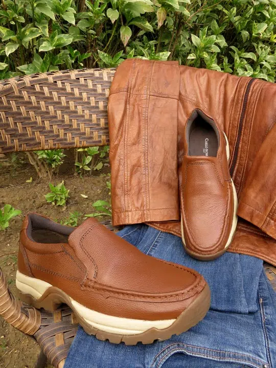 Men's Tan Textured Leather Slip-On Sneakers – Style 006
