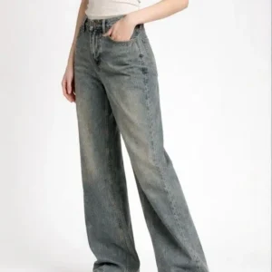 Women's Regular-Fit High-Rise Distressed Stretch Jeans – Style 138